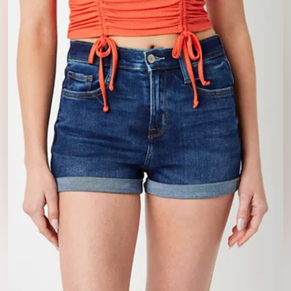 Arizona Hi-Rise Curvy Short 2.5” Inseam